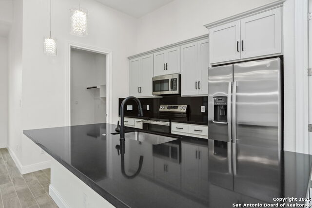 Image 8 of 18 For 1307 Rimrock Cove