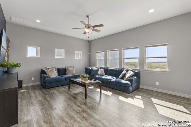 Image 11 of 60 For 154 Maverick