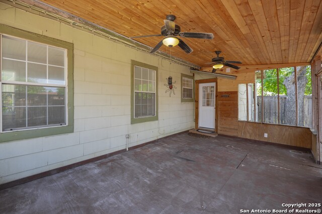 Image 18 of 29 For 427 Vanderbilt St
