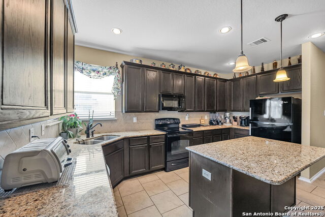 Image 14 of 50 For 918 Armour Dr