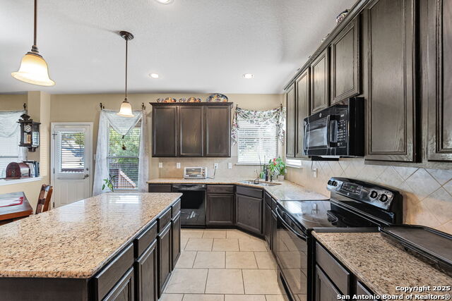 Image 15 of 50 For 918 Armour Dr