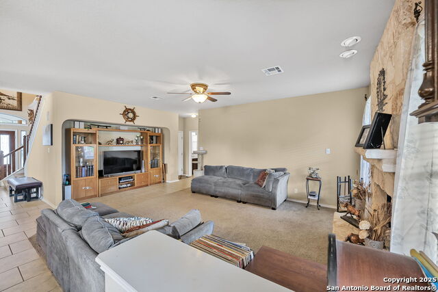 Image 18 of 50 For 918 Armour Dr