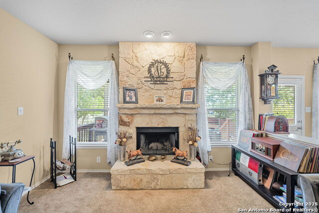 Image 19 of 50 For 918 Armour Dr