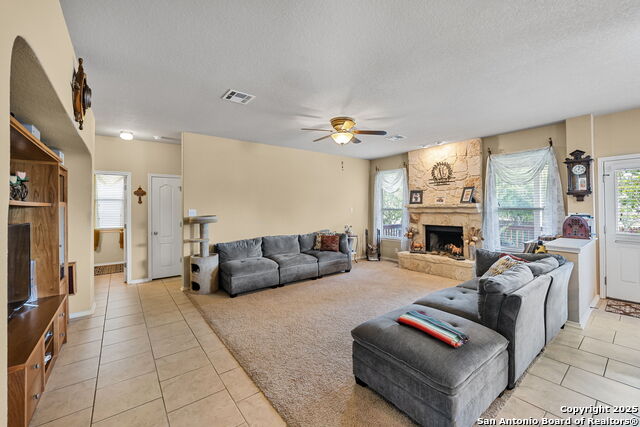 Image 20 of 50 For 918 Armour Dr