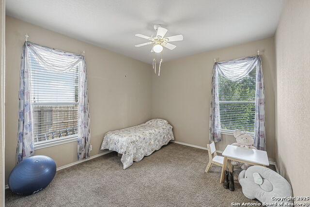 Image 23 of 50 For 918 Armour Dr