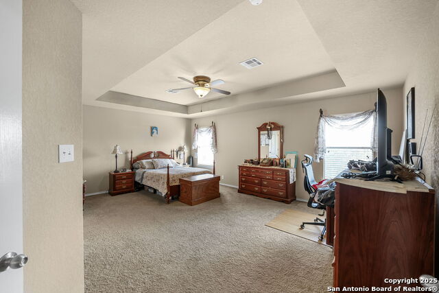 Image 33 of 50 For 918 Armour Dr
