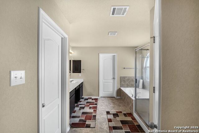 Image 36 of 50 For 918 Armour Dr