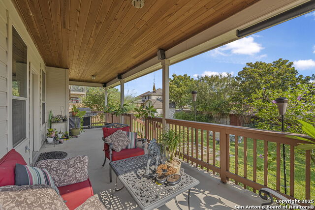 Image 40 of 50 For 918 Armour Dr
