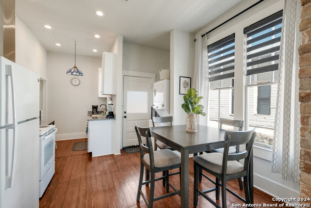 Image 6 of 19 For 732 Lamar St  1