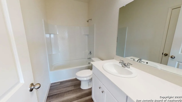 Listing photo id 7 for 12833 Prairie Valley