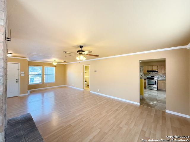 Listing photo id 9 for 9038 Fabens