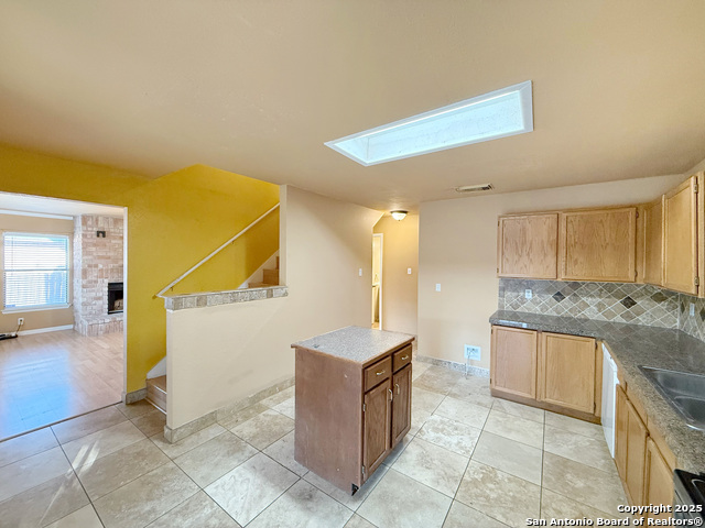 Listing photo id 13 for 9038 Fabens