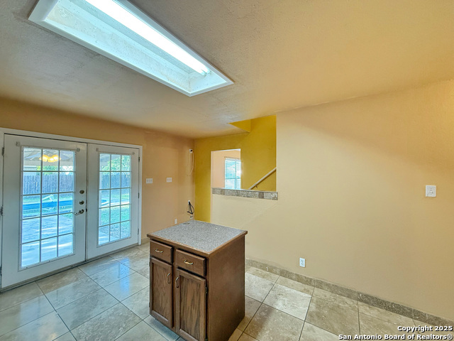 Listing photo id 17 for 9038 Fabens