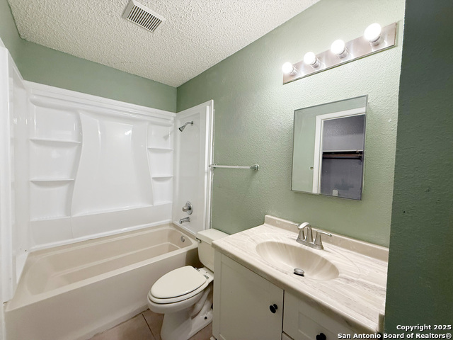 Listing photo id 21 for 9038 Fabens