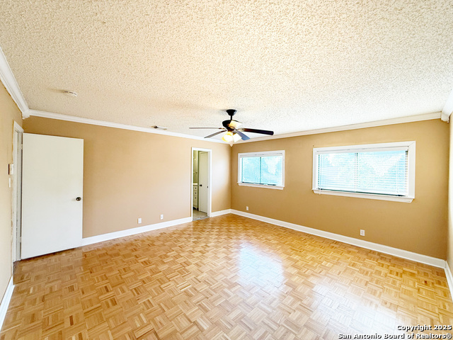 Listing photo id 27 for 9038 Fabens