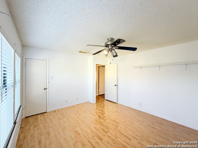 Listing photo id 30 for 9038 Fabens
