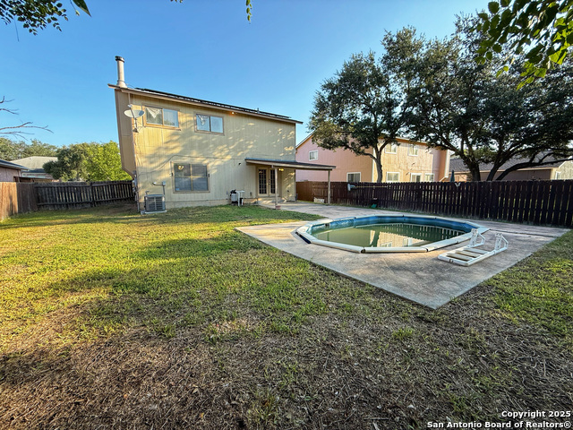 Listing photo id 38 for 9038 Fabens