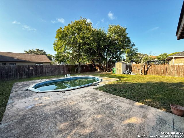 Listing photo id 39 for 9038 Fabens