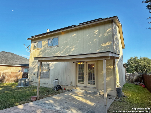 Listing photo id 3 for 9038 Fabens