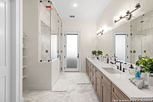 Listing photo id 13 for 1146 Sisterdale Rd