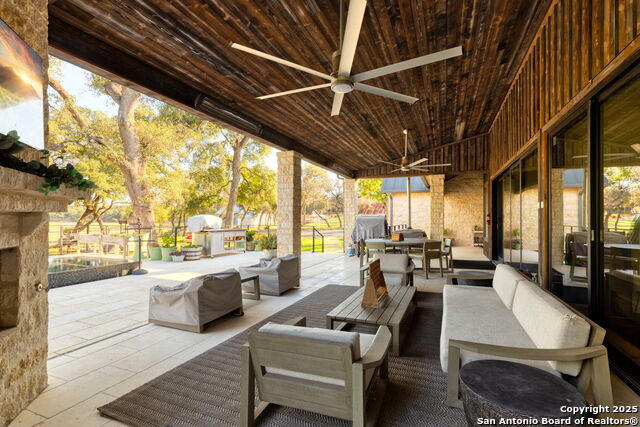 Listing photo id 22 for 1146 Sisterdale Rd