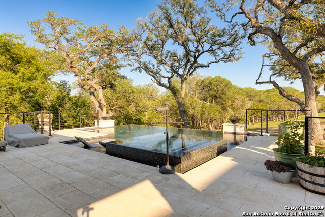 Listing photo id 23 for 1146 Sisterdale Rd
