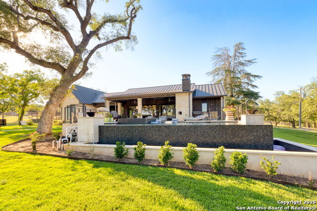 Listing photo id 27 for 1146 Sisterdale Rd