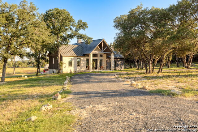 Listing photo id 30 for 1146 Sisterdale Rd