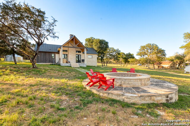 Listing photo id 42 for 1146 Sisterdale Rd