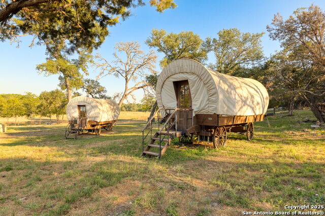Listing photo id 43 for 1146 Sisterdale Rd