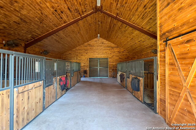 Listing photo id 47 for 1146 Sisterdale Rd