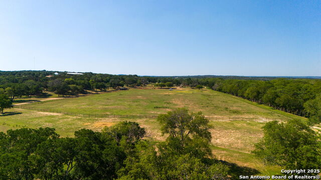 Listing photo id 82 for 1146 Sisterdale Rd