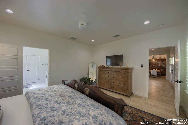Image 16 of 27 For 806 34th Street