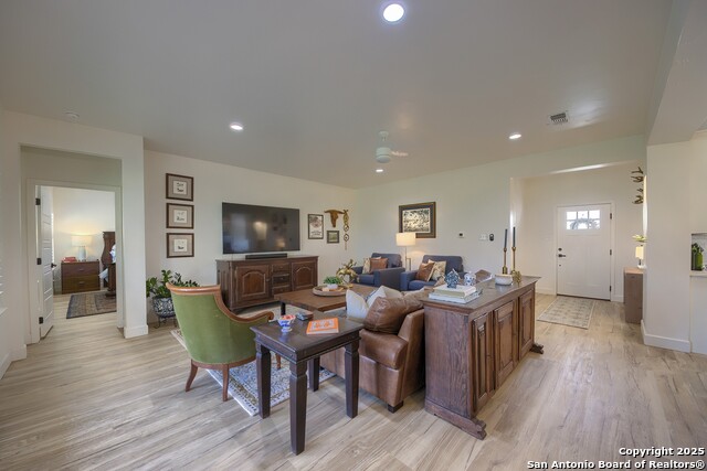 Image 6 of 27 For 806 34th Street