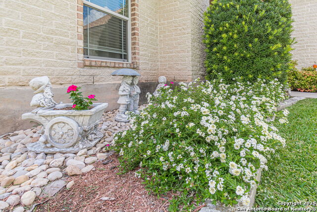 Image 16 of 37 For 2613 Fairwood Dr