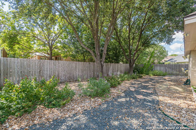 Image 17 of 37 For 2613 Fairwood Dr