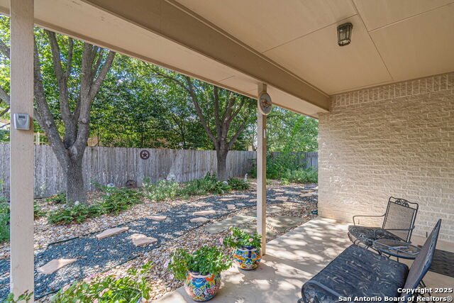 Image 22 of 37 For 2613 Fairwood Dr