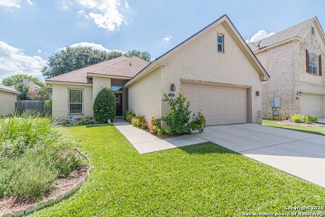 Image 3 of 37 For 2613 Fairwood Dr