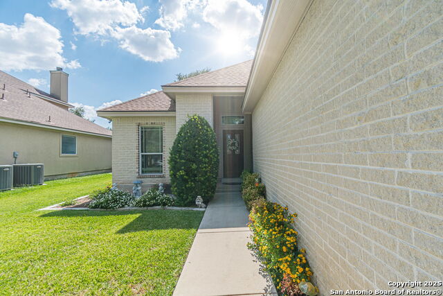 Image 7 of 37 For 2613 Fairwood Dr