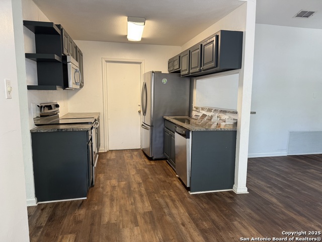 Image 3 of 18 For 801 Meadow Dale