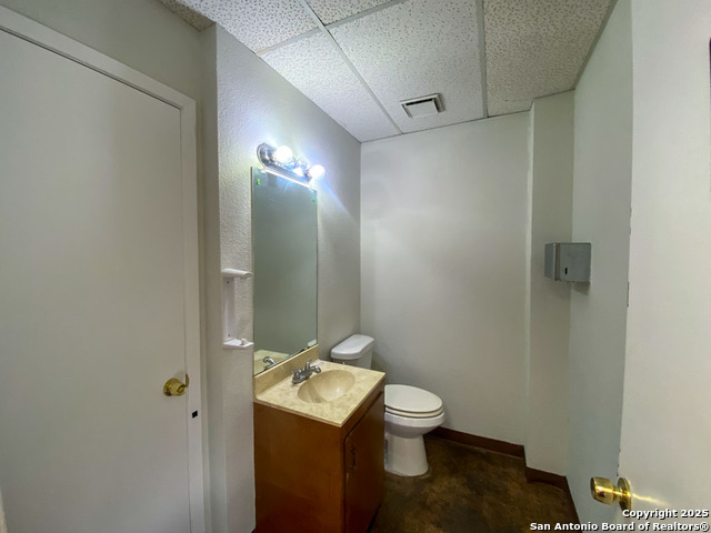 Listing photo id 16 for 12521 Nacogdoches 203