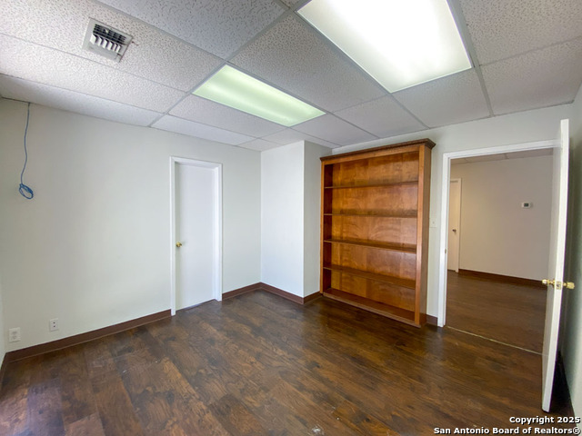 Listing photo id 2 for 12521 Nacogdoches 203