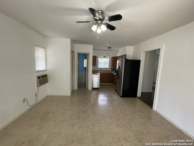 Listing photo id 4 for 27631 Timberline