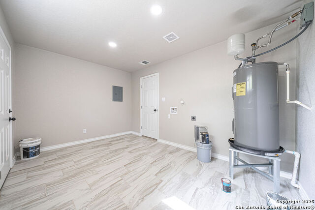 Listing photo id 15 for 1118 Saint James