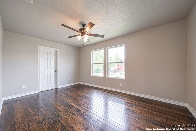 Listing photo id 6 for 1118 Saint James