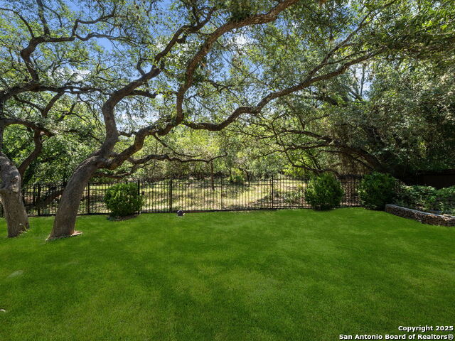 Image 36 of 38 For 8702 Drayton
