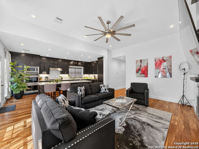 Image 7 of 38 For 8702 Drayton
