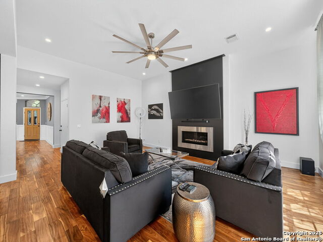 Image 9 of 38 For 8702 Drayton