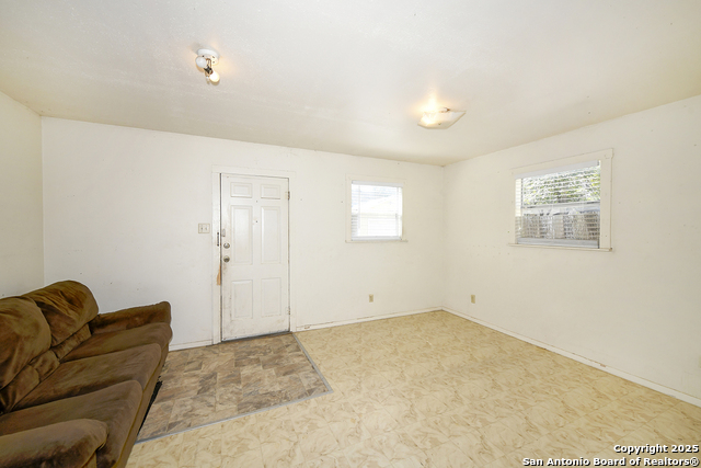 Image 13 of 28 For 242 Austin St. E