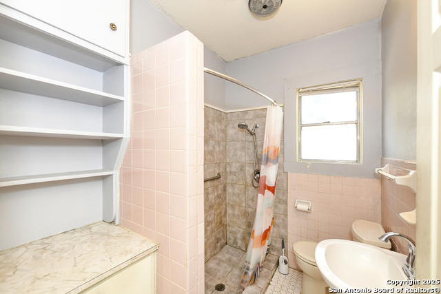 Image 21 of 28 For 242 Austin St. E